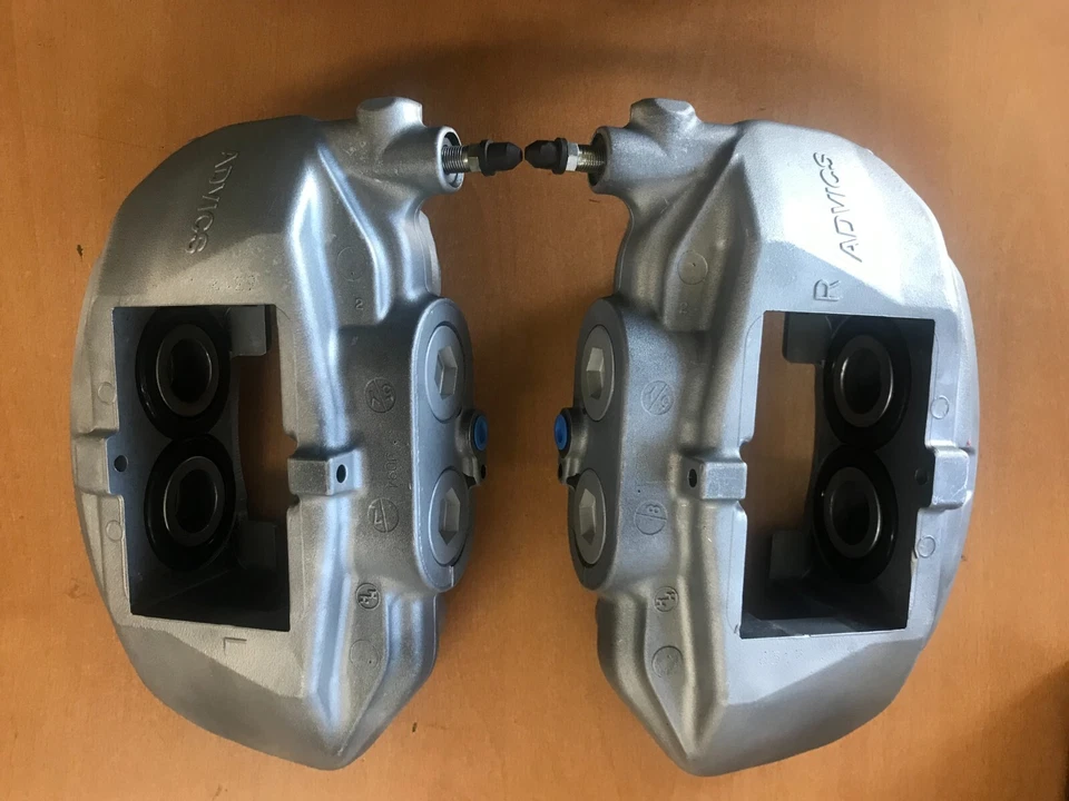 Front brake calipers for Lexus GS300 GS400 GS460 - Image 2 of 3