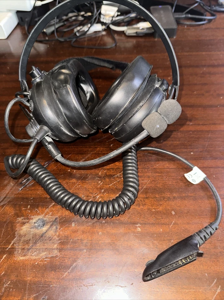 MOTOROLA PMLN5276B HEAVY DUTY HEADSET W/ NOISE CANCELLING BOOM MIC 5 Available - Image 3 of 4