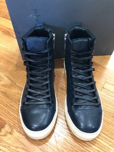 reed mid top sneaker