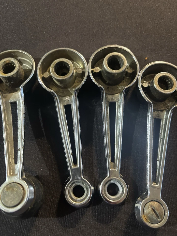 Ford Mustang 1968 1969 Deluxe manijas interiores de ventana (4) manijas  Foto 2 de 4