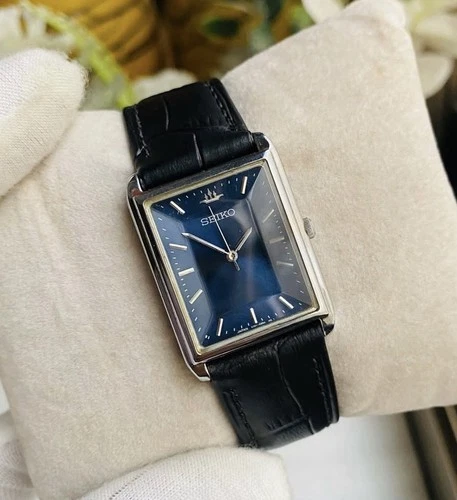 Vintage Seiko V701-5D00 Tank Quartz, Blue Sunburst Dial, Japan Made