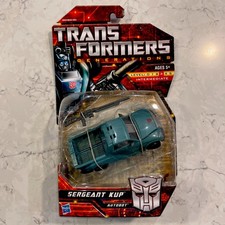 Hasbro TRANSFORMERS Generations Deluxe Class  SERGEANT KUP Action Figure