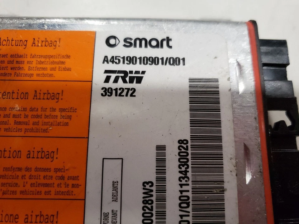 Módulo de control de seguridad SRS - 2013 Smart Fortwo Pure Auto - 12-14 OEM A4519010901 Foto 2 de 4