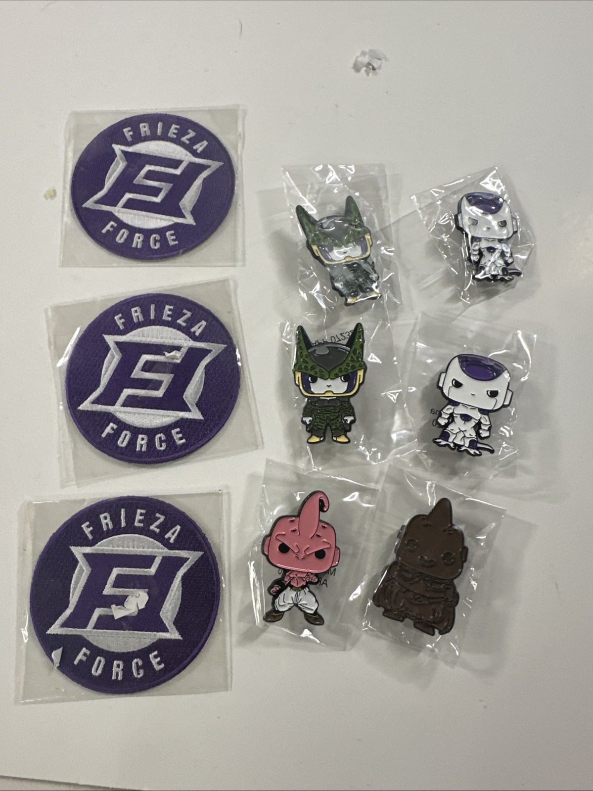 Funko Gamestop Exclusivo Freezer Perfect Cell Pin & Majin Boo & Kid Buu Parche