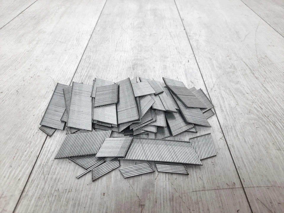 Tacwise 16G 32 mm chiodi finiti angolati MERCE DI SERIE B - Immagine 2 di 3