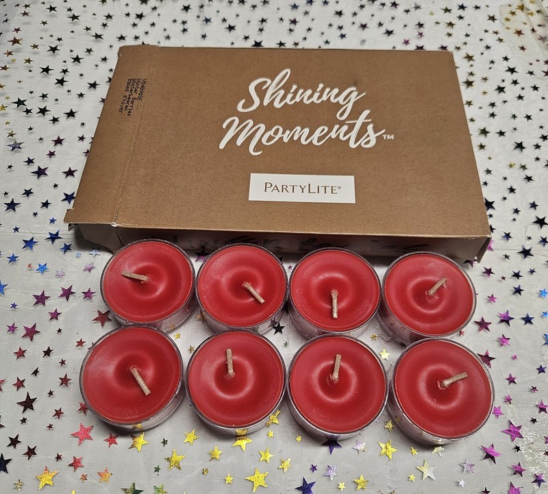 Lot Of 8 Brand New Never Used Partylite Winter Berries Tealight Candles