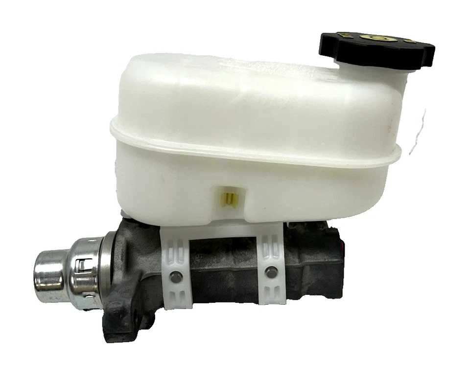 25840452 OEM GM depósito de cilindro maestro de frenos 2009-2012 Chevrolet Colorado Foto 2 de 4