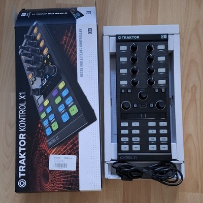 Native Instruments Traktor Kontrol X1 MK2 DJ Controller - Schwarz (22494)