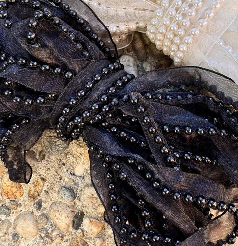 Pearl trim Edge, Black Pearls ribbon 4mm diameter, Beaded lace trim - Picture 4 of 7