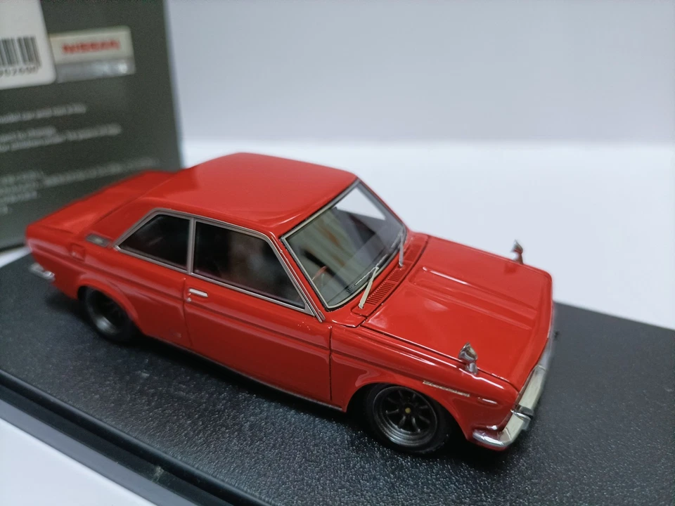 Modelo de coche de resina roja IG 1 43 Nissan Datsun Bluebird modelo cupé Bluebird KP510 Foto 4 de 4