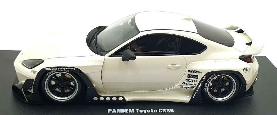 GT Spirit escala 1/18 resina GT498 - Pandem Toyota GR86 Rocket Bunny cristal blanco Foto 4 de 4