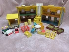 Vintage 1969 Fisher Price Little Yellow People Play Family House #952