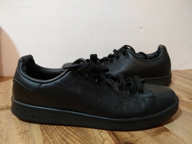 adidas stan smith triple black