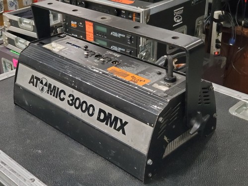 Martin Atomic 3000 DMX Strobe Light 208V - Picture 4 of 5