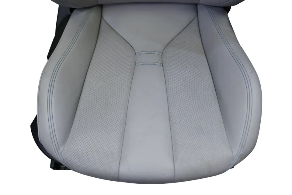 Передние левые и правые кожаные сиденья BMW i8 I12 Coupe Carum серые 2014–2019 от оригинального производителя - Изображение 2 из 4