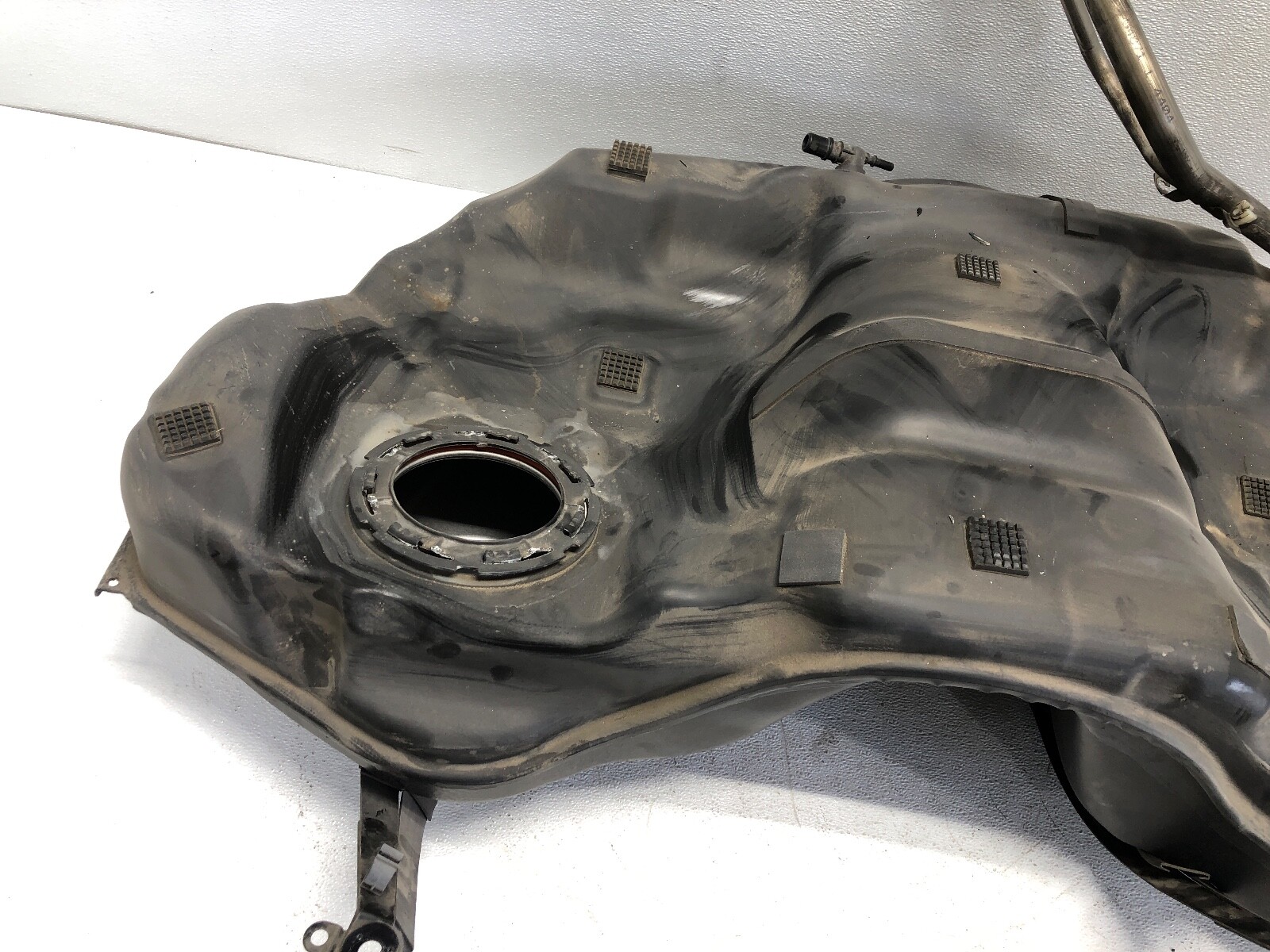 2014-2020 MASERATI QUATTROPORTE FUEL TANK RESERVOIR OEM.