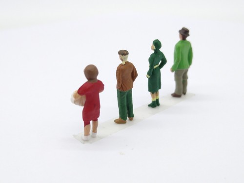 Woodland Scenics Standing Figures - OO/HO - (Unused) Mint - Picture 3 of 6