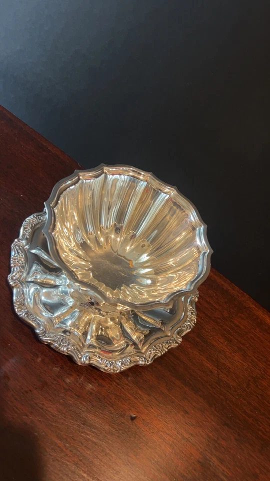 Salsa festoneada con placa base adjunta International Silver Company SP Foto 2 de 4