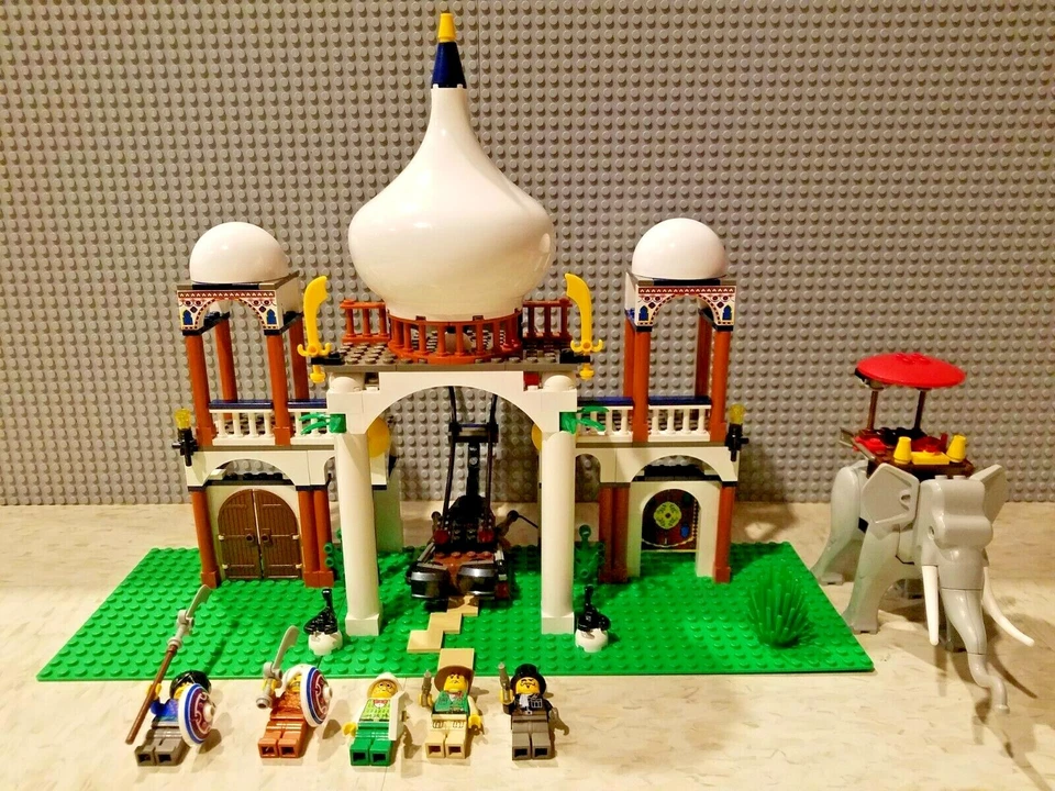 LEGO Adventurers Orient Expedition 7418 Scorpion Palace Complete Minifig Book Foto 2 de 4