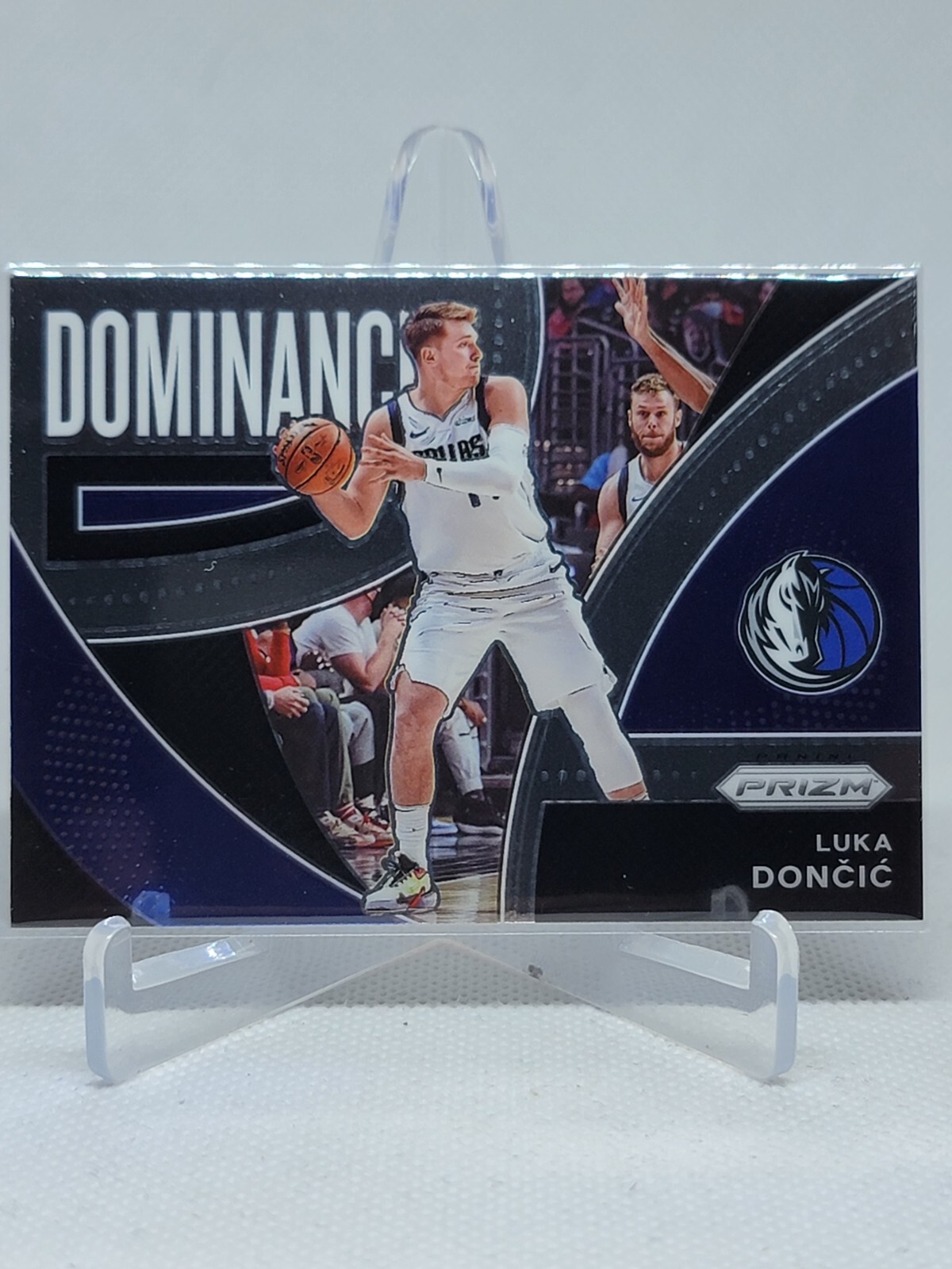 2021-22 Panini Prizm Dominance #10 Luka Doncic Dallas Mavericks A2F