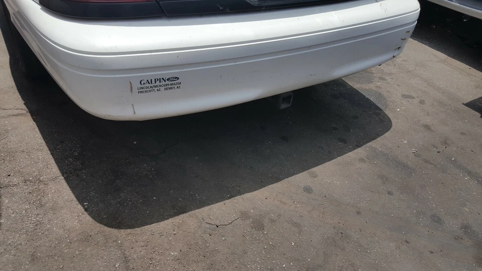 Задний бампер подходит для 00-11 Ford Crown Victoria от оригинального производителя белый БЕЗ ДОСТАВКИ - Изображение 4 из 4