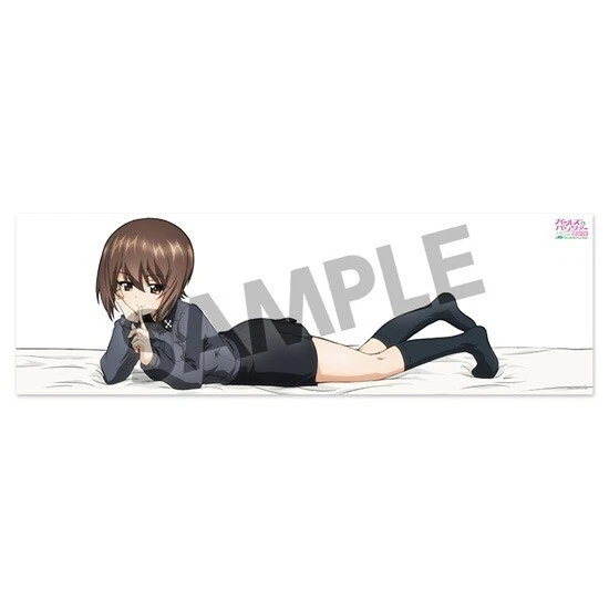 Girls und top panzer pillow