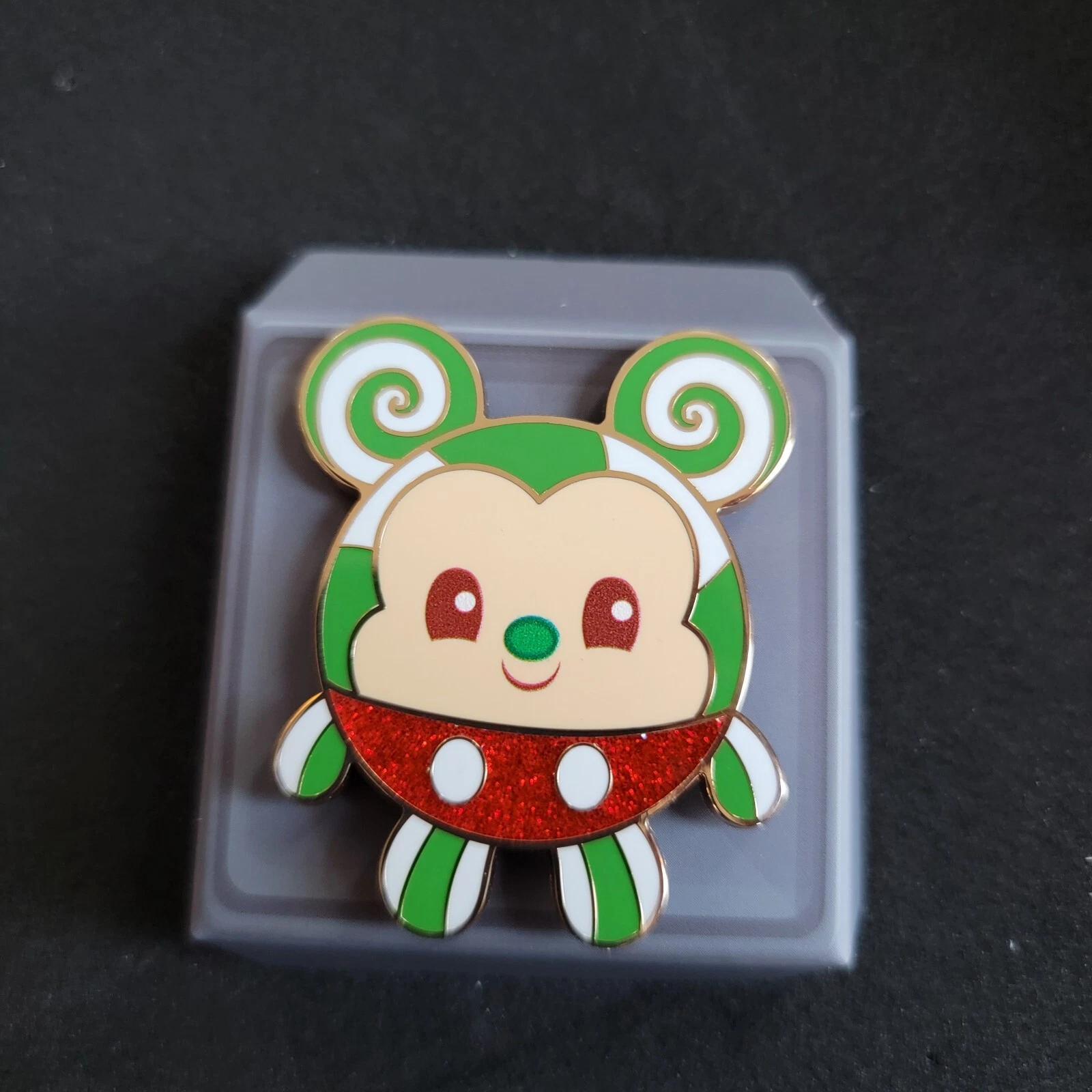 Disney 2023 Munchlings Advent Calendar pin LE 2600 - Mickey Peppermint Only
