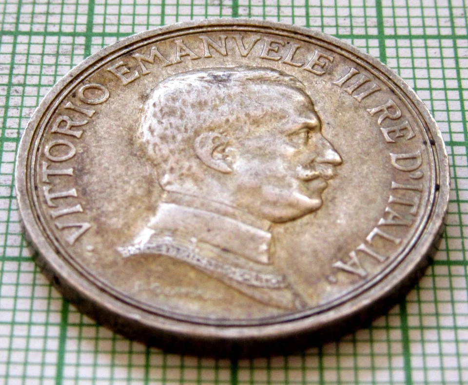 ITALY VITTORIO EMANUELE III 1914 R 2 LIRE, QUADRIGA SILVER TOP GRADE PATINA - Image 4 of 4