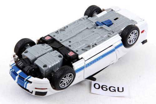 Wheeljack 100% Complete 124 Scale Alternators Transformers - Picture 3 of 3