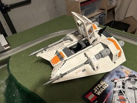 LEGO Star Wars: UCS Snowspeeder 75144 Retired Set 100% Complete w/minifigures