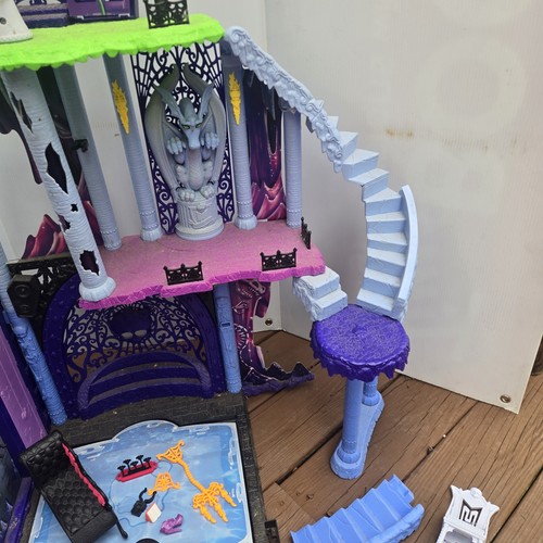 Playset Castello Catacombe Monster High Freaky Fusion 2013 con alcuni accessori - Foto 8 di 10