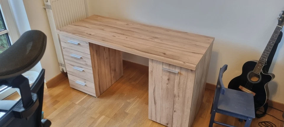 Schreibtisch (145x60)