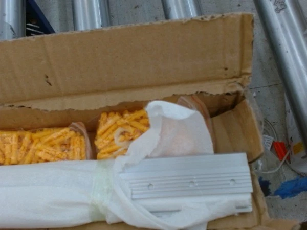 Genérico 4" antiderrapante 304 protetor de borda de nariz de escada de aço inoxidável pacote com 2 48" - Imagem 2 de 3