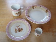  Ostergeschirr Teller Tasse Suppenteller Eierbecher rosa Hase Lubiana Poland 4 T