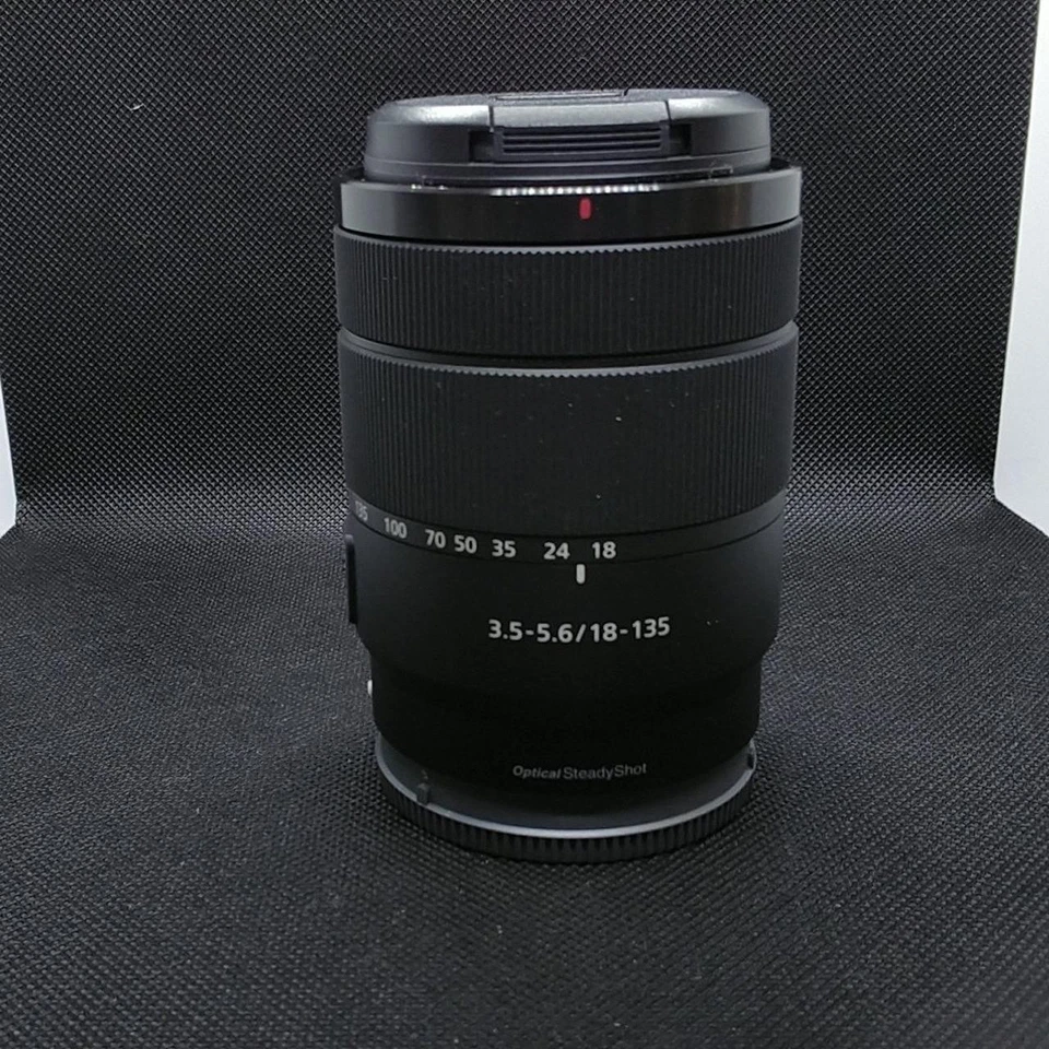 Sony SEL18135 18-135mm F3.5-5.6 OSS APS-C E-Mount Zoom Lens w/ Hood & Caps - Image 2 of 4