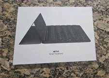 Apple MX3L2LL/A -MPTL2LL/A Smart Keyboard Folio/Case - Black A1829 Open Box