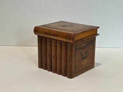 Holz Schatulle in Buchform / Wooden Book-Shaped Box