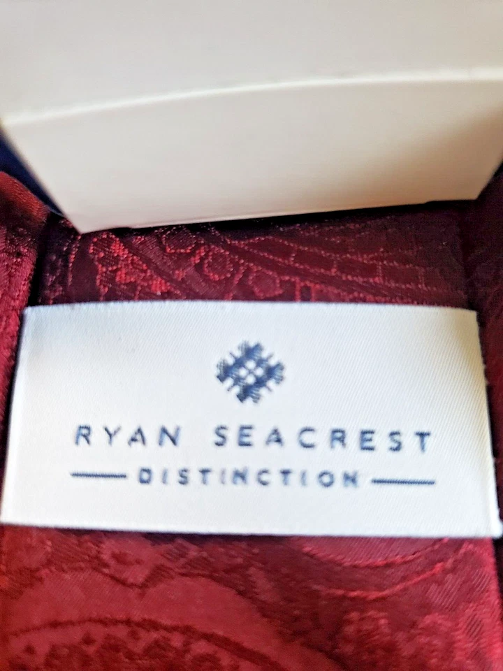Corbata para hombre Ryan Seacrest 100 % seda borgoña cachemira en borgoña sólida 57" x 3' Foto 4 de 4