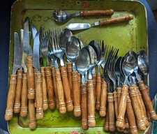 30 pieces Vintage Old Homestead Wooden Handle Stainless Flatware Taiwan