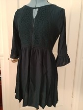 Forever 21 Woman's Designer Navy Lace Mesh Cut Out Trim Side Zip Mini Dress Med.