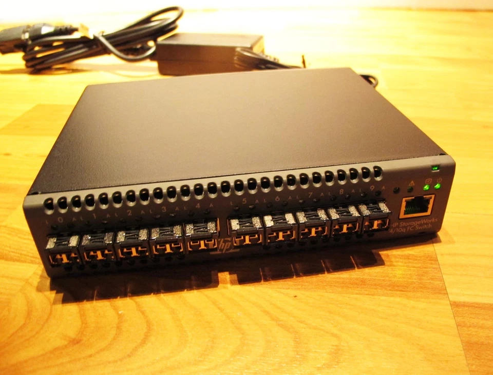 Qlogic SANbox 1400 HP Storage Works & Power Supply - Fully Populated w/ 10 SFPs  - Image 3 of 4