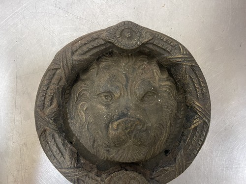 Vintage Large Heavy Lion Head Door Knocker - Picture 2 of 9