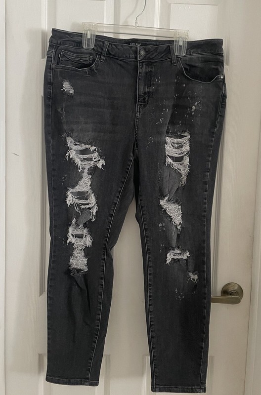 Judy Blue Womens Jeans Boyfriend Fit Distressed Splattered Black 20W JB8867