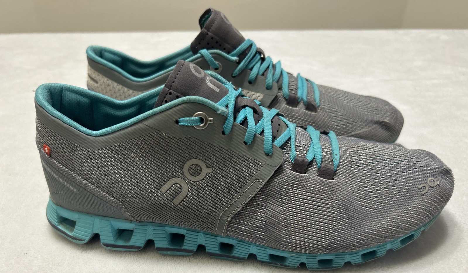 On Cloud Shoes Women’s Size 8.5  Gray Running Walking Sneaker Gym Lace Up Swiss