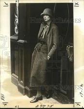 1978 Press Photo A model in one-button jacket and gathered skirt by John Anthony