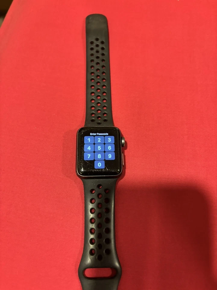 Apple Watch 3 Nike edition   - Image 3 of 3