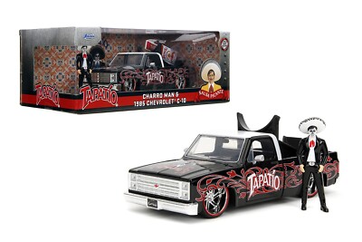 JADA Tapatío Charro Man Chevrolet C-10 Jada 1:24 Hollywood Rides Tapatio 1985 Chevy C10 & Charro