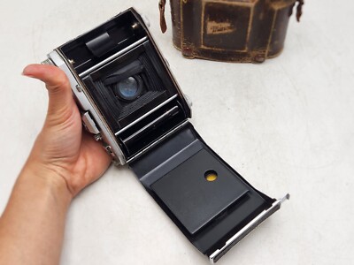 Vintage Minolta Chiyoko 120 Folding Camera w/ 75mm F3.5 Lens Vintage Minolta Chiyoko 120 Folding Camera w/ 75mm F3.5 Lens