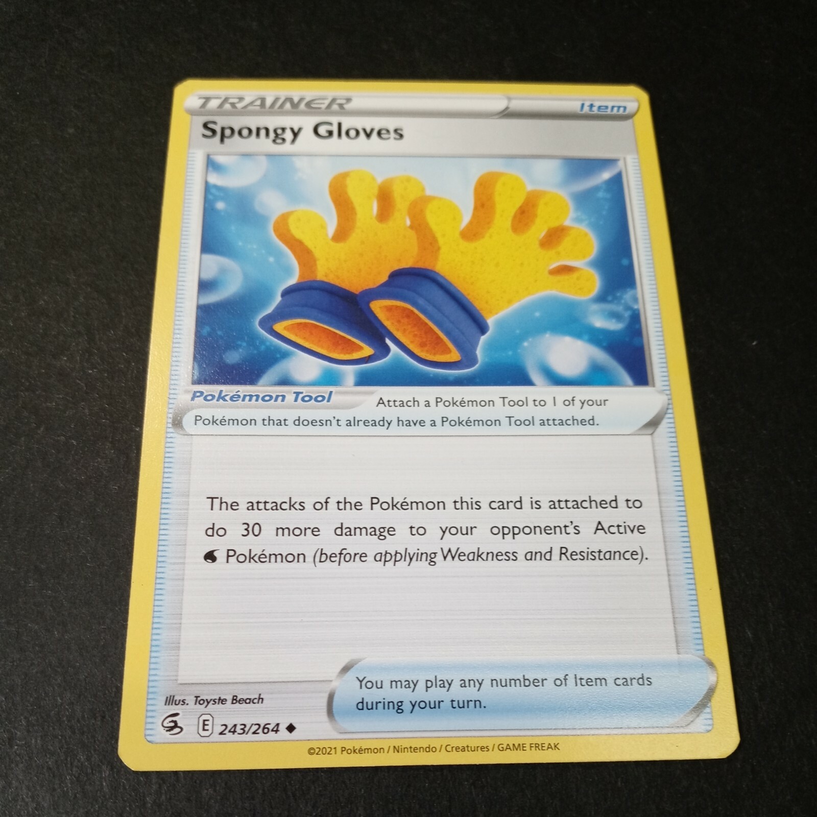 Pokemon Fusion Strike Spongy Gloves Uncommon Trainer Card 243/264 NM