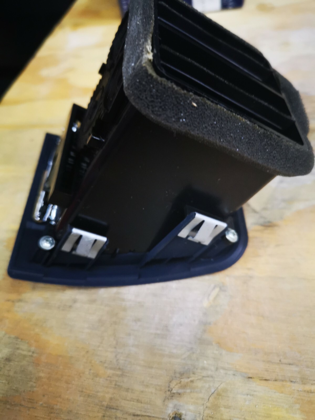 Maserati gran turismo side air vent in black 68238500